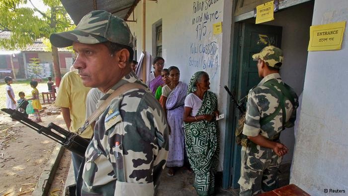 Election officials killed in India - ảnh 1